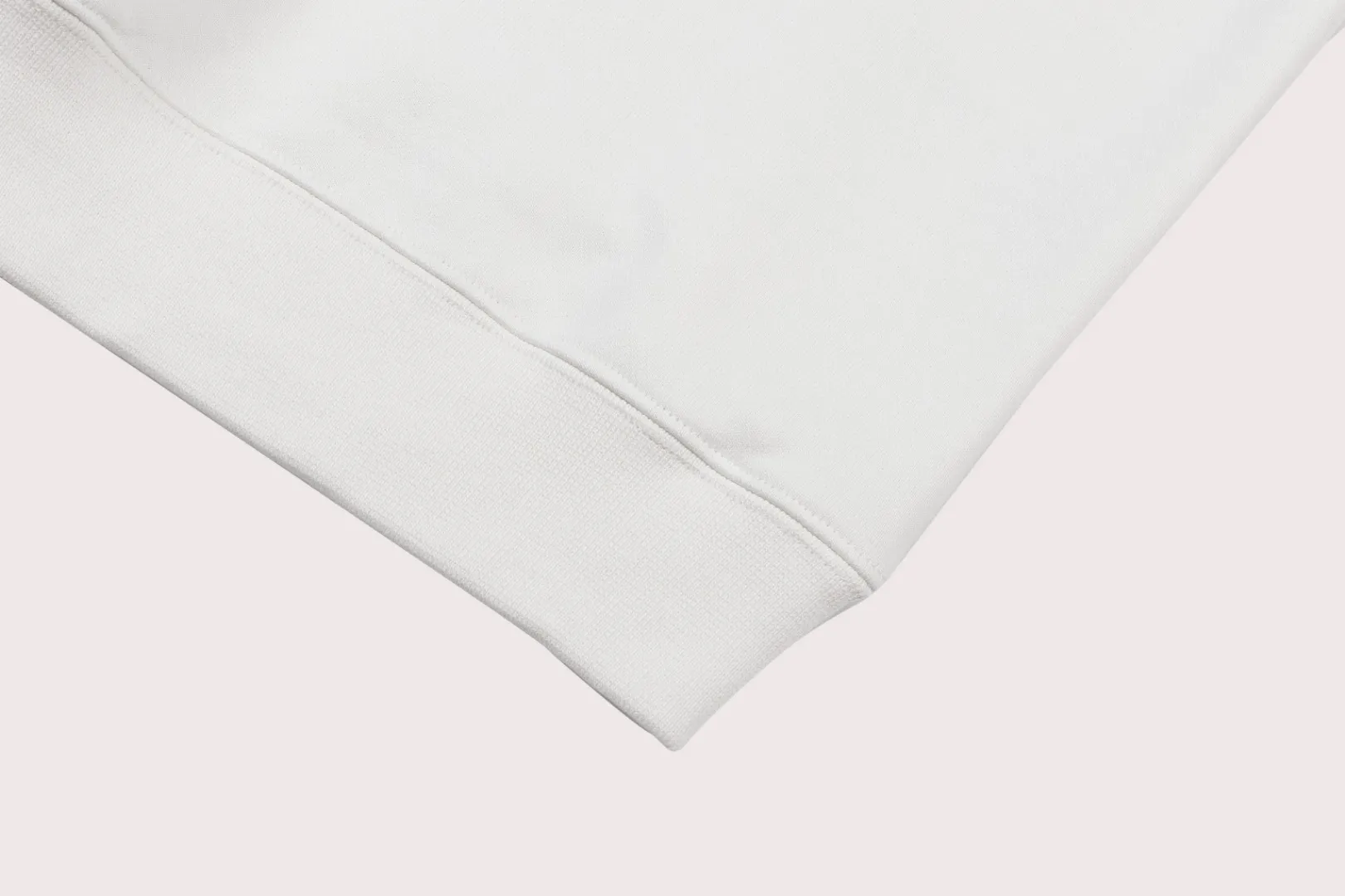 🅿️250 hot style on the shelves🔥❗ 💫〖Louis Vuitton LV〗 Fashionable round neck sweatshirt, casually matched with various styles, it is perfectly handsome😎The whole dress is made of double waistcoats, which makes the whole dress more three-dimensional. Not ordinary factories can do such fine work. The 2025 spring style counters are on sale, exquisite round neck terry sweatshirt, high-end double-strand pure cotton Customized drawstring ribs are dyed in the same vat and are complete with three standards. The chest craftsmanship adopts a simple and elegant pattern on the chest, which is easy to control for any age group! Fit and comfortable! Customized thickened 440g terry sweatshirt fabric, soft and comfortable to the touch, with a three-dimensional shape! 🙌🏻 It’s also very breathable, so it’s a versatile style that can be worn with any outfit! ✔Color: Black White Apricot Size: S M L XL 2XL